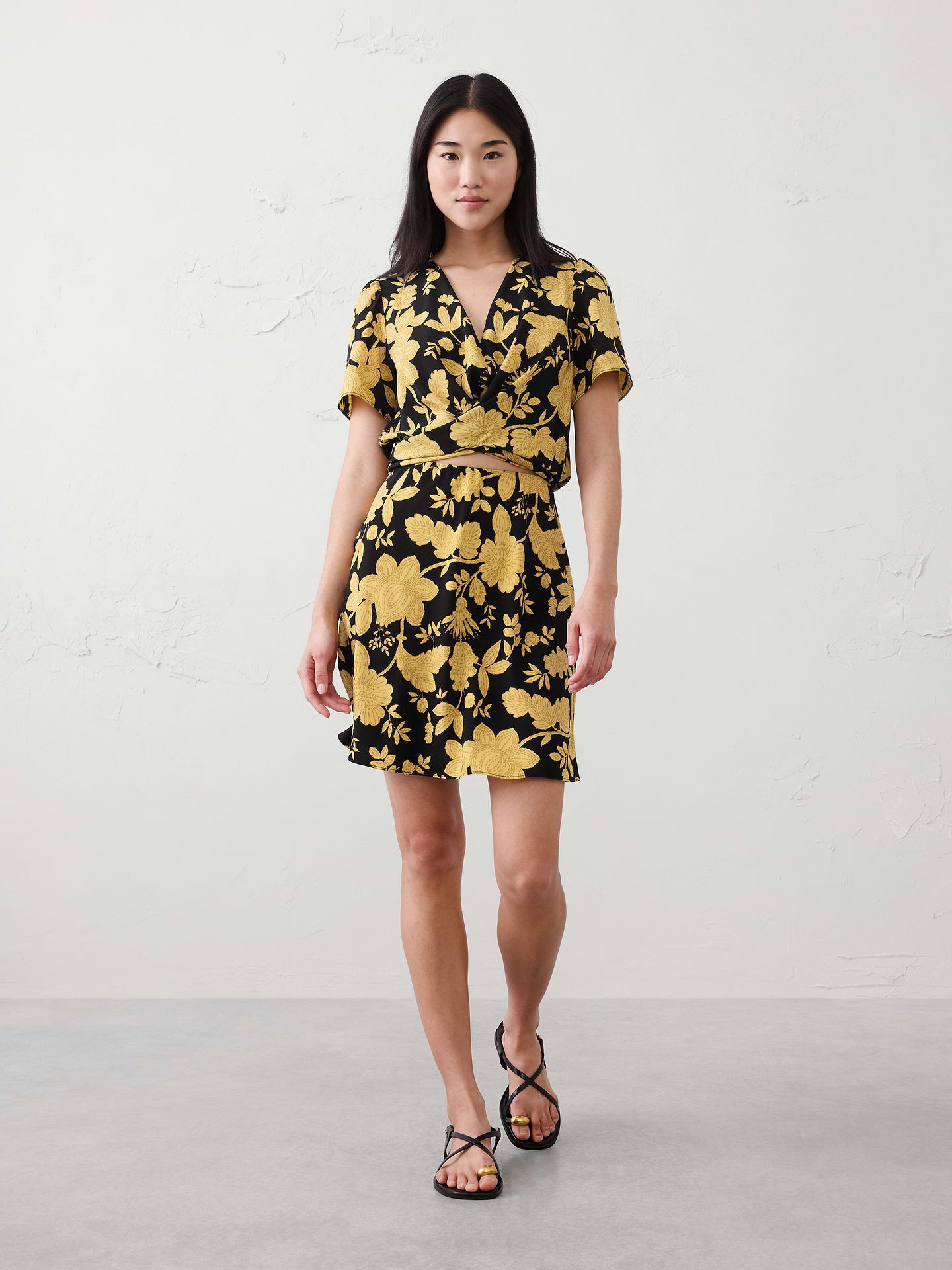 Image number 1 showing, Tied Cropped Top