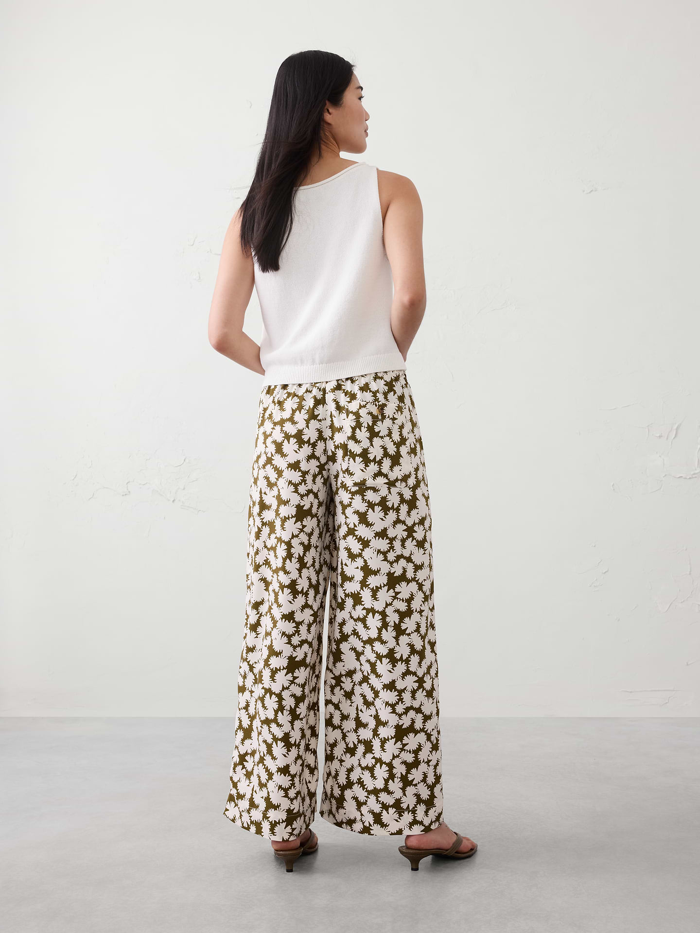 Image number 2 showing, Wide-Leg Mid-Rise Pleated Pull-On Pant