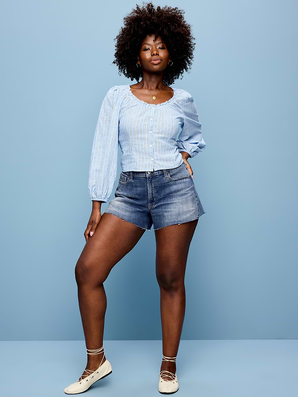 Short OG profilé en denim à taille haute à ourlet coupé, entrejambe de 4 cm