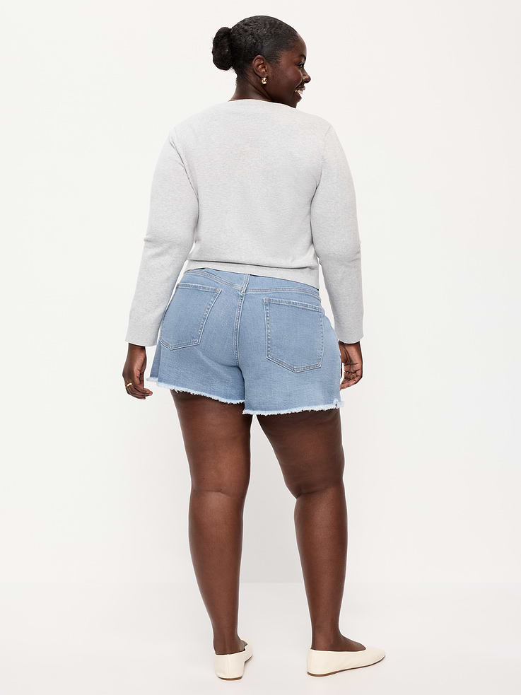 L'image numéro 8 présente Short OG profilé en denim à taille haute à ourlet coupé, entrejambe de 4 cm