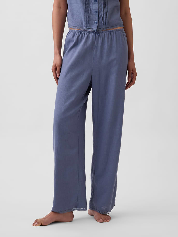 L'image numéro 2 présente Pantalon de pyjama en mélange de lin à ourlet en dentelle