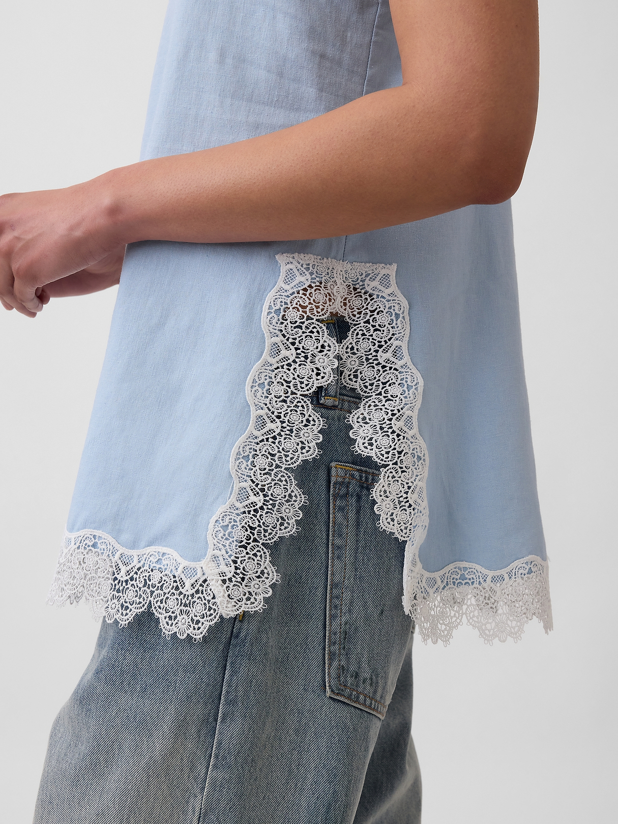 Linen-Blend Lace-Trim Cami | Gap