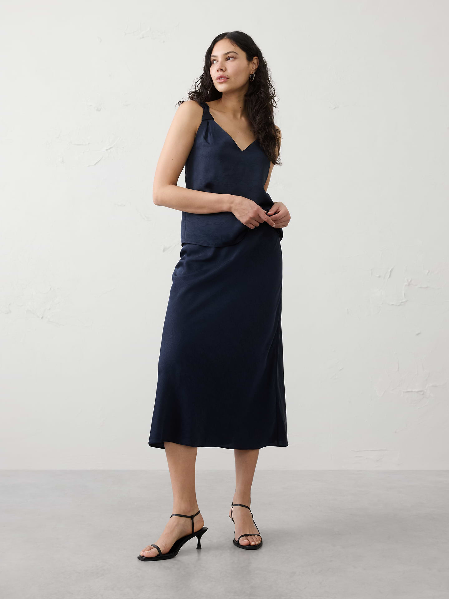 Image number 3 showing, Knotted V-Neck Top