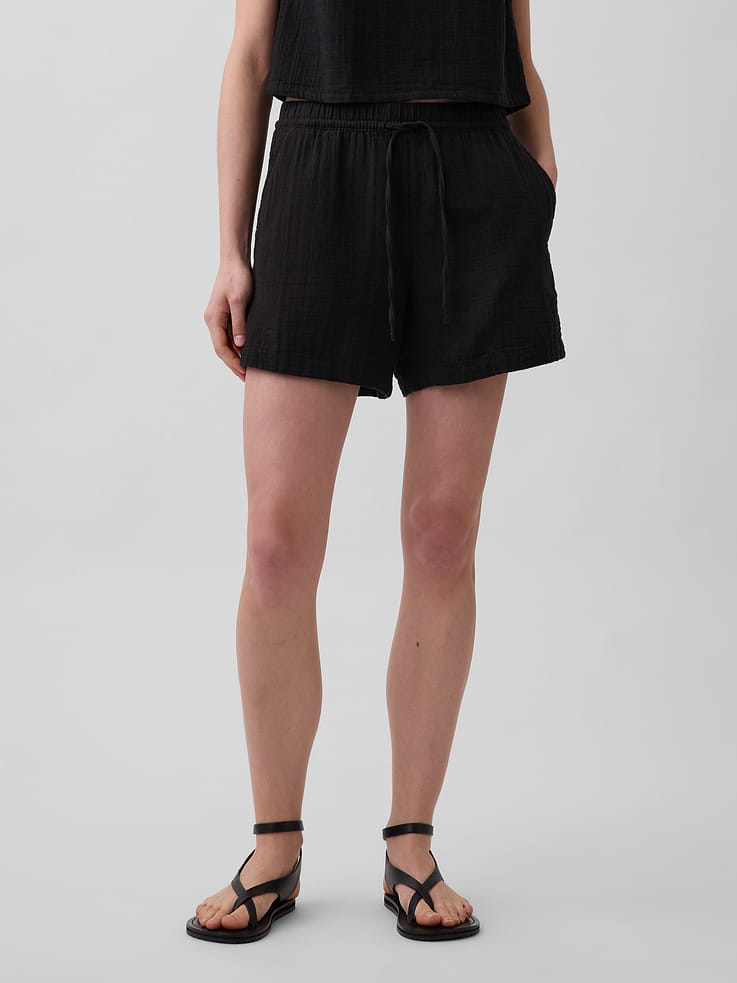 L'image numéro 2 présente Short confort en gaze de coton à taille mi-haute de 10 cm