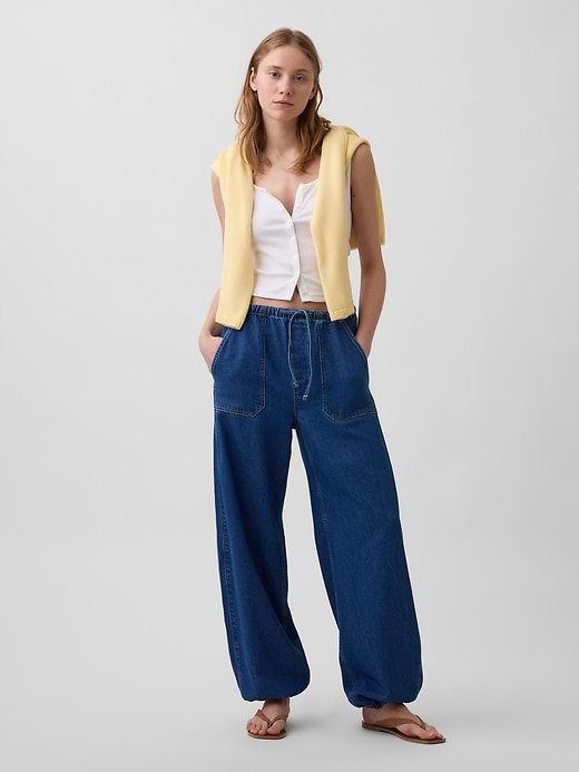 High Rise UltraSoft Easy Barrel Jeans - Dark wash by Gap