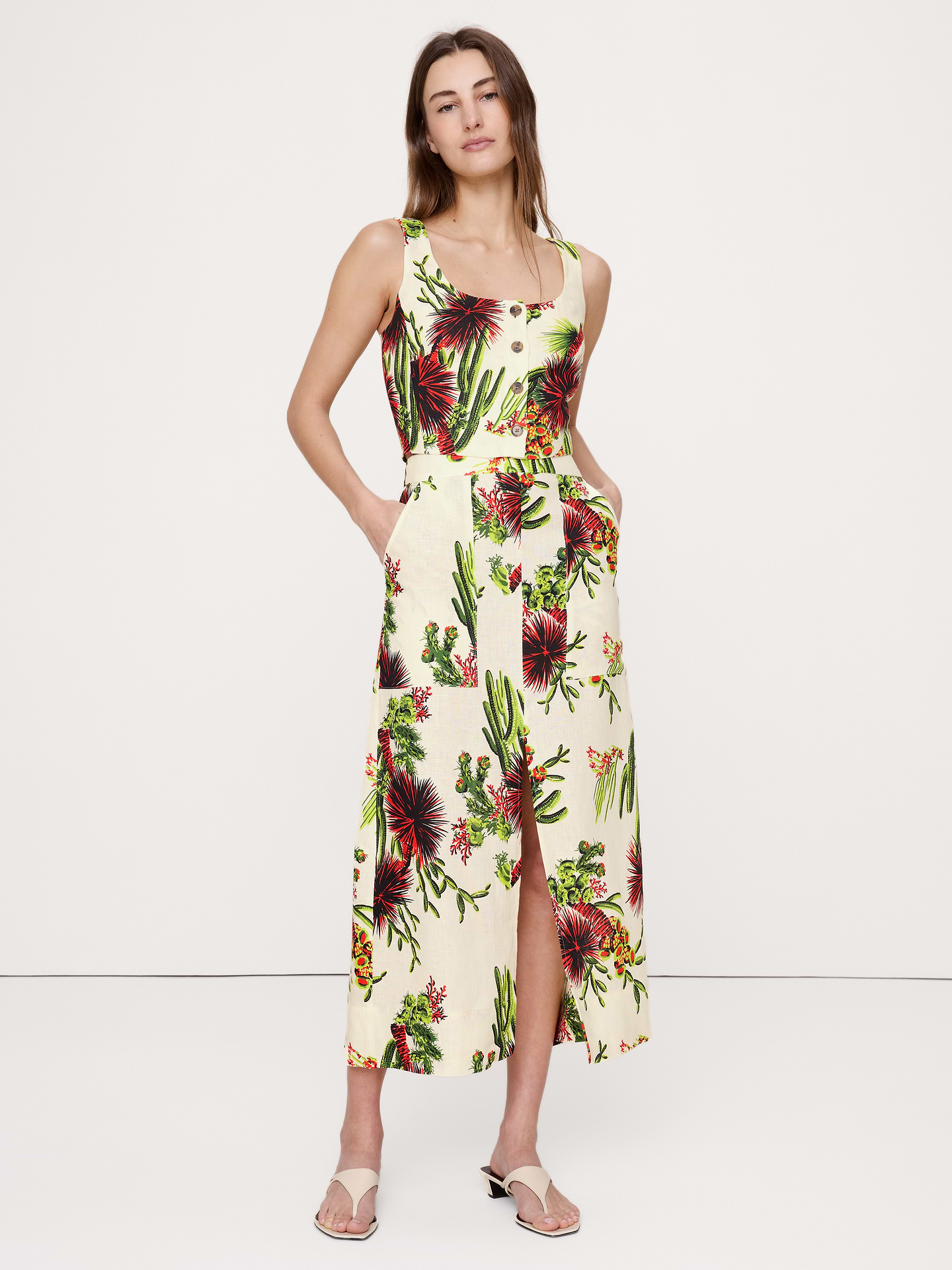 Image number 3 showing, Linen Square-Neck Cropped Tank