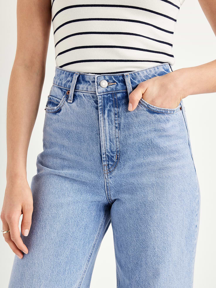 Image number 5 showing, Extra High-Waisted Wide-Leg Jeans