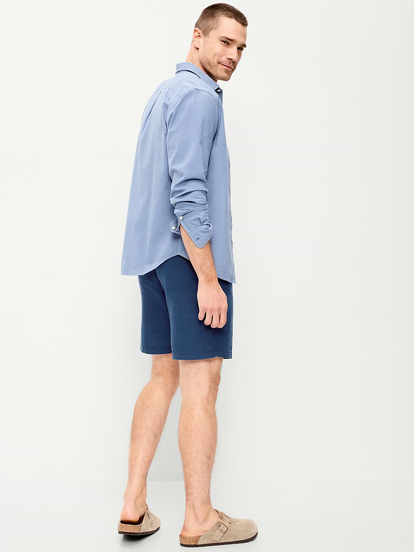 Short chino étroit en mélange de lin, entrejambe de 20 cm.