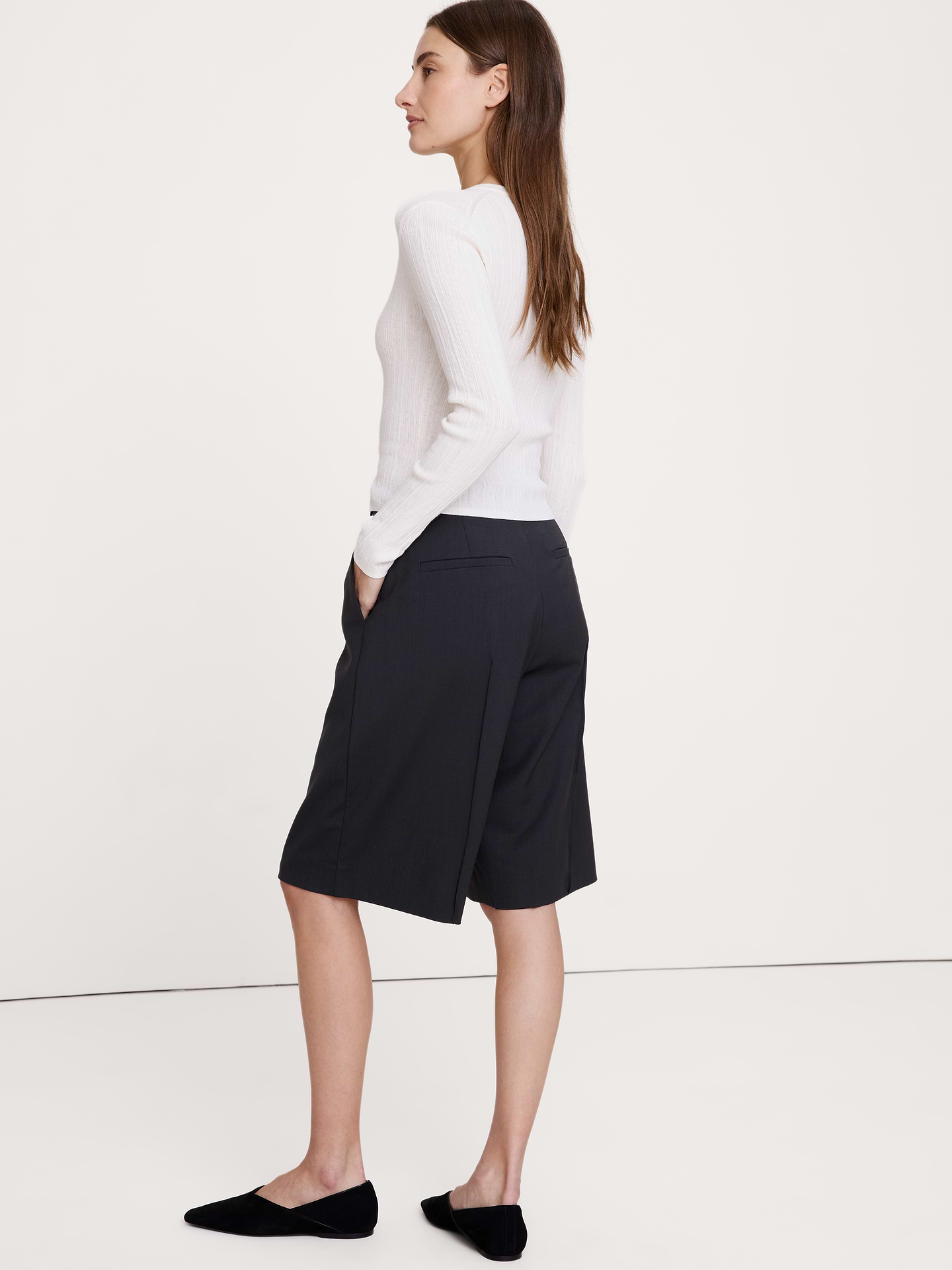 Image number 3 showing, High-Rise Italian Wool Bermuda Short