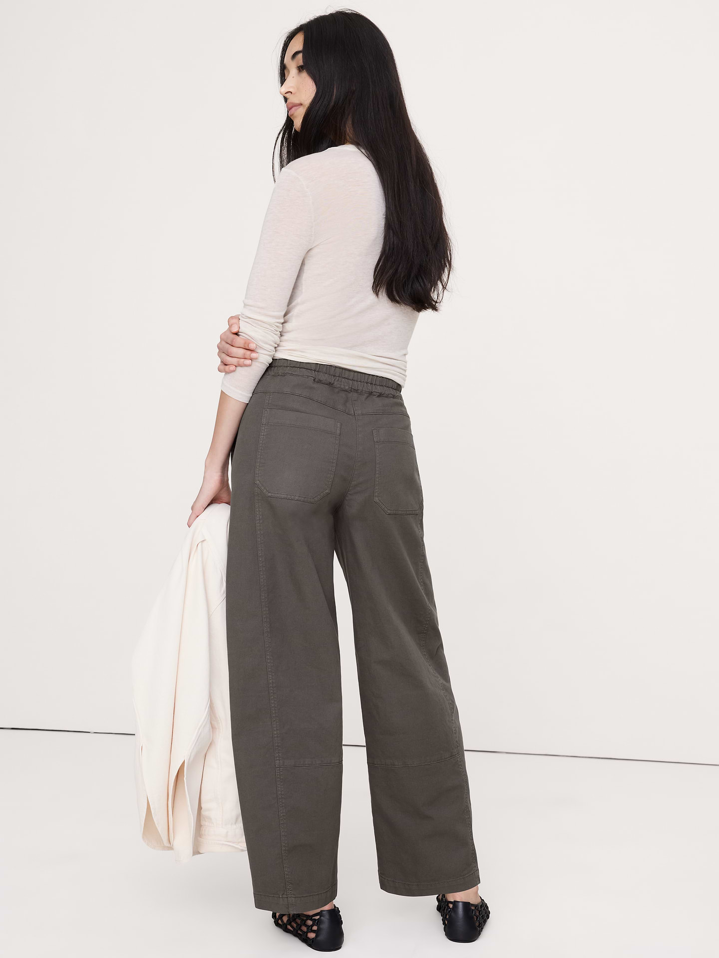L'image numéro 6 présente Pantalon de peintre décontracté à taille mi-basse extensible