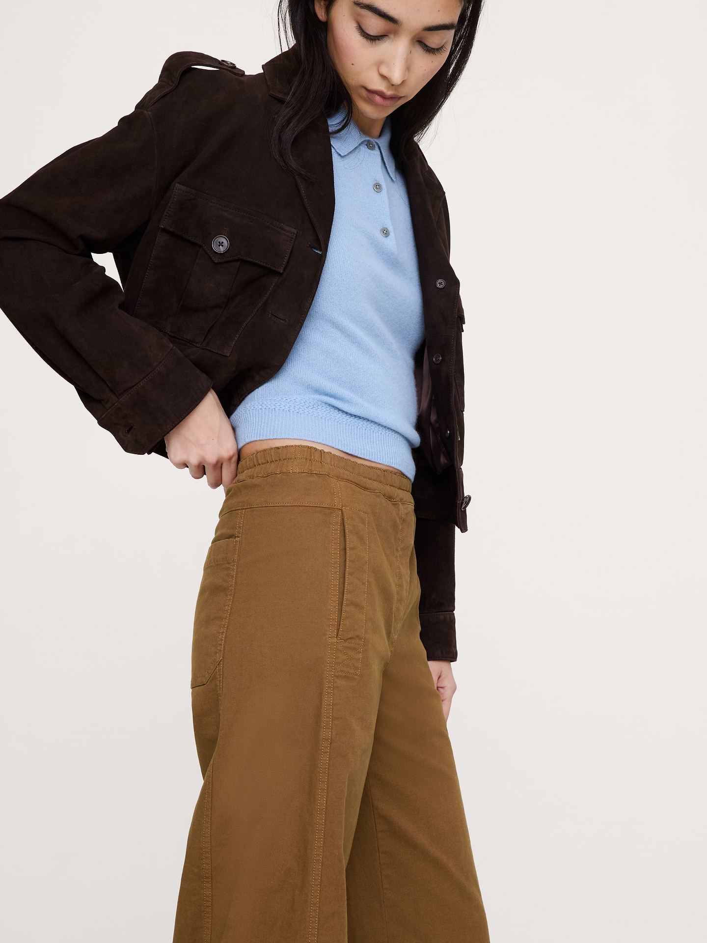 L'image numéro 4 présente Pantalon de peintre décontracté à taille mi-basse extensible