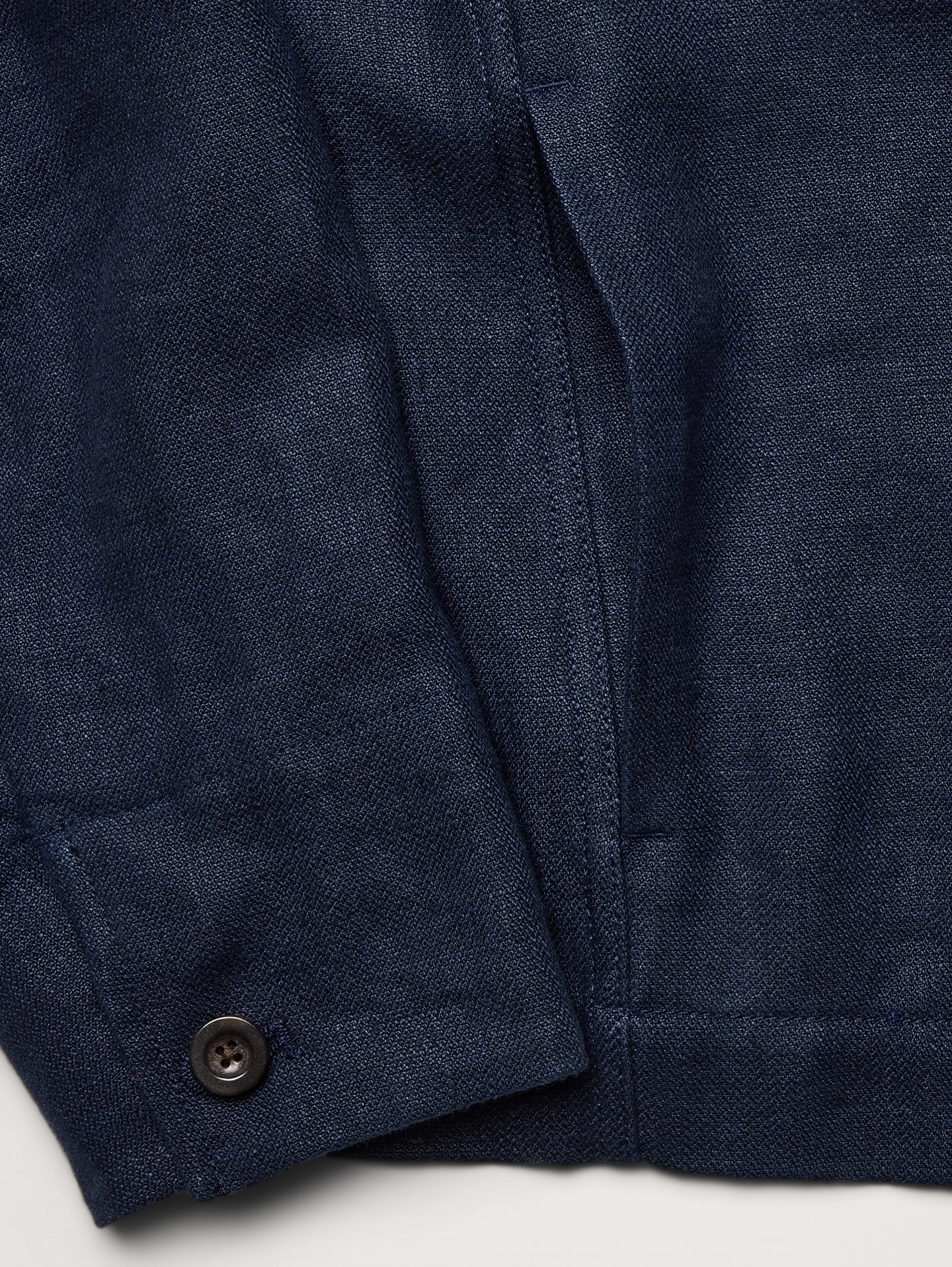 L'image numéro 7 présente Veste-chemise à quatre poches en lin