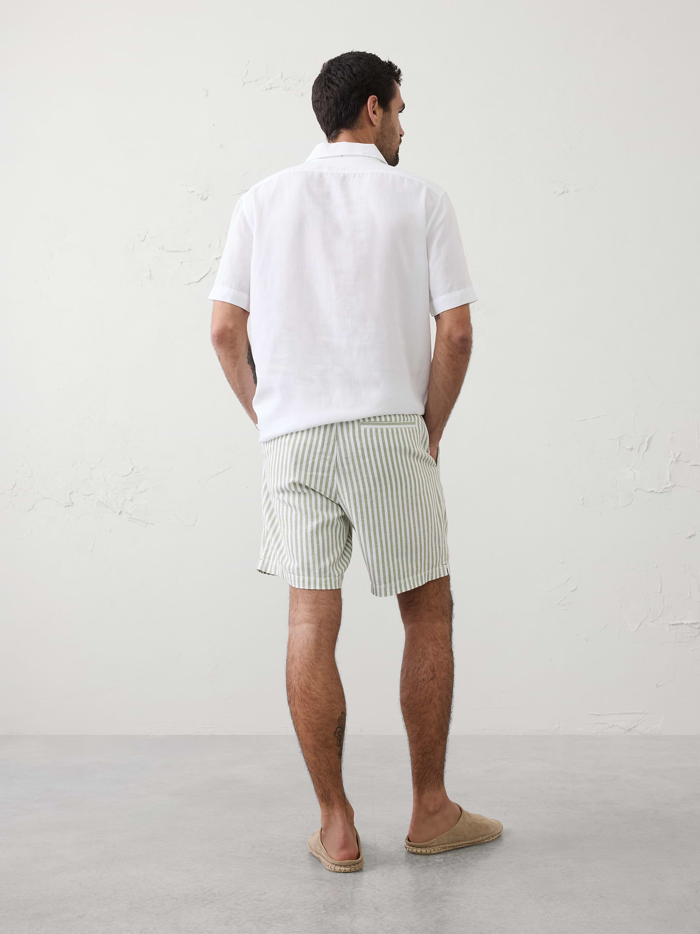 Image number 2 showing, Standard-Fit 7" Linen-Blend Deck Short