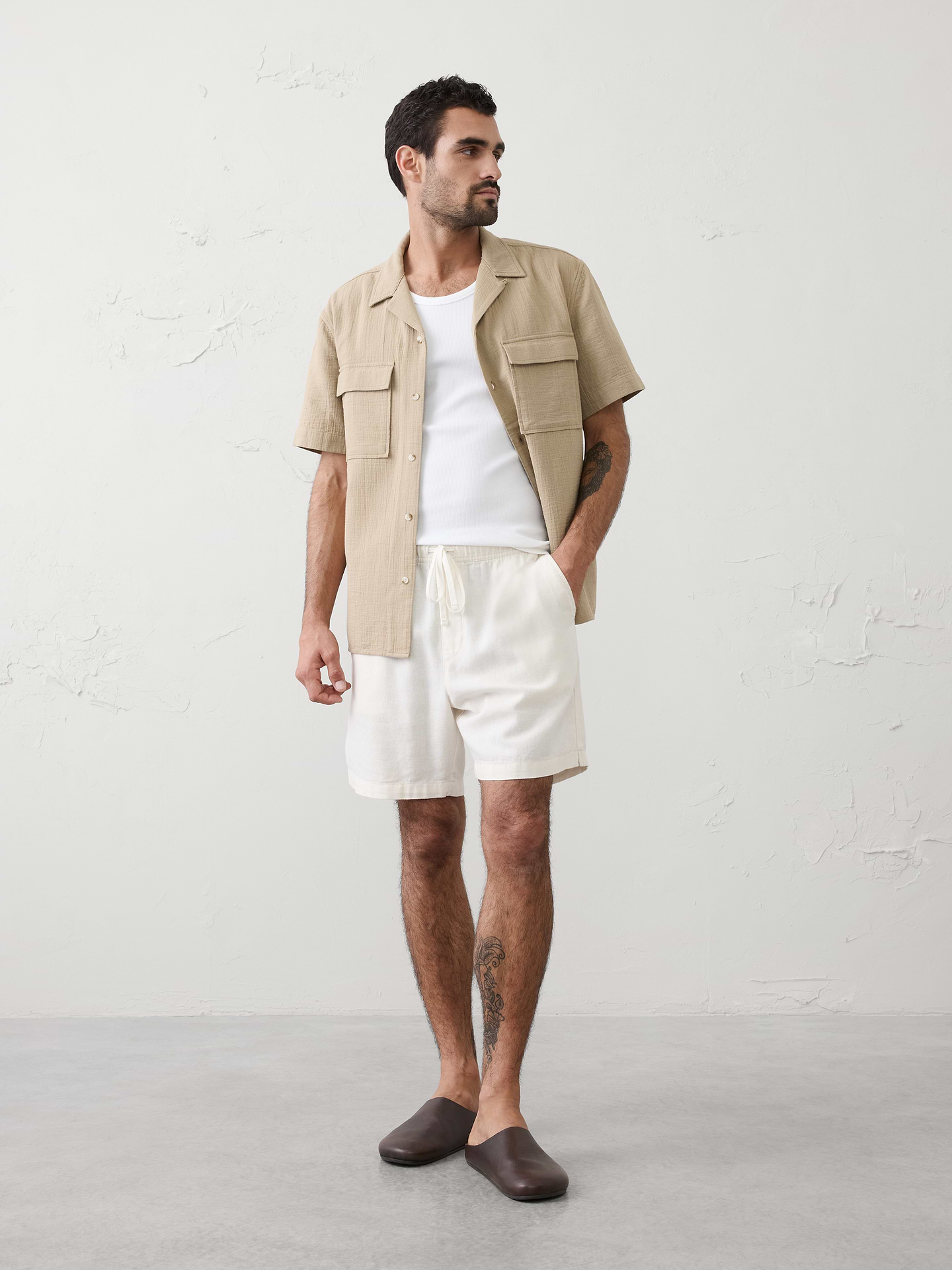 L'image numéro 1 présente Chemise de vacances à double tissage coupe standard