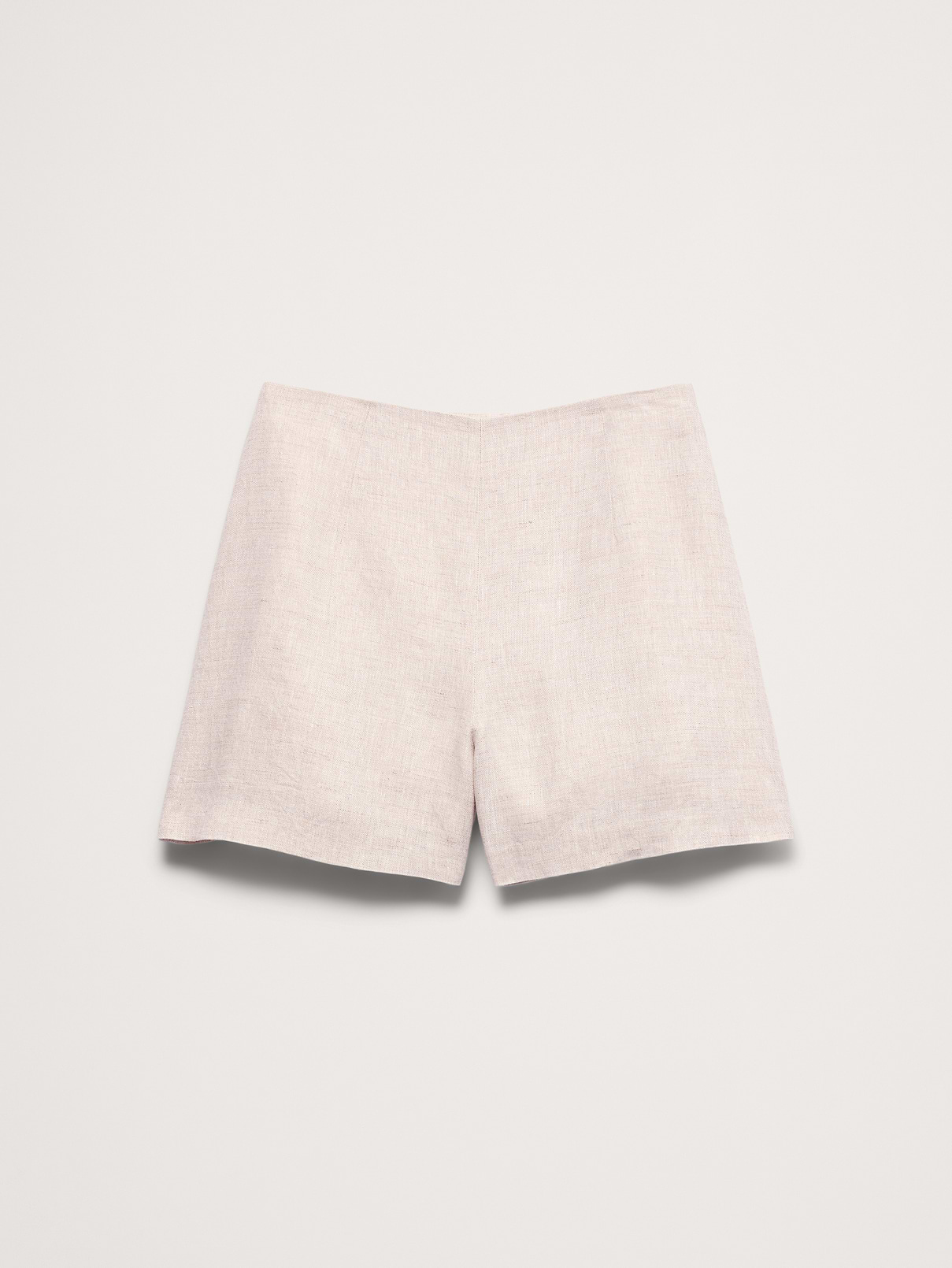 L'image numéro 4 présente Short en lin à taille haute, 7,5 cm