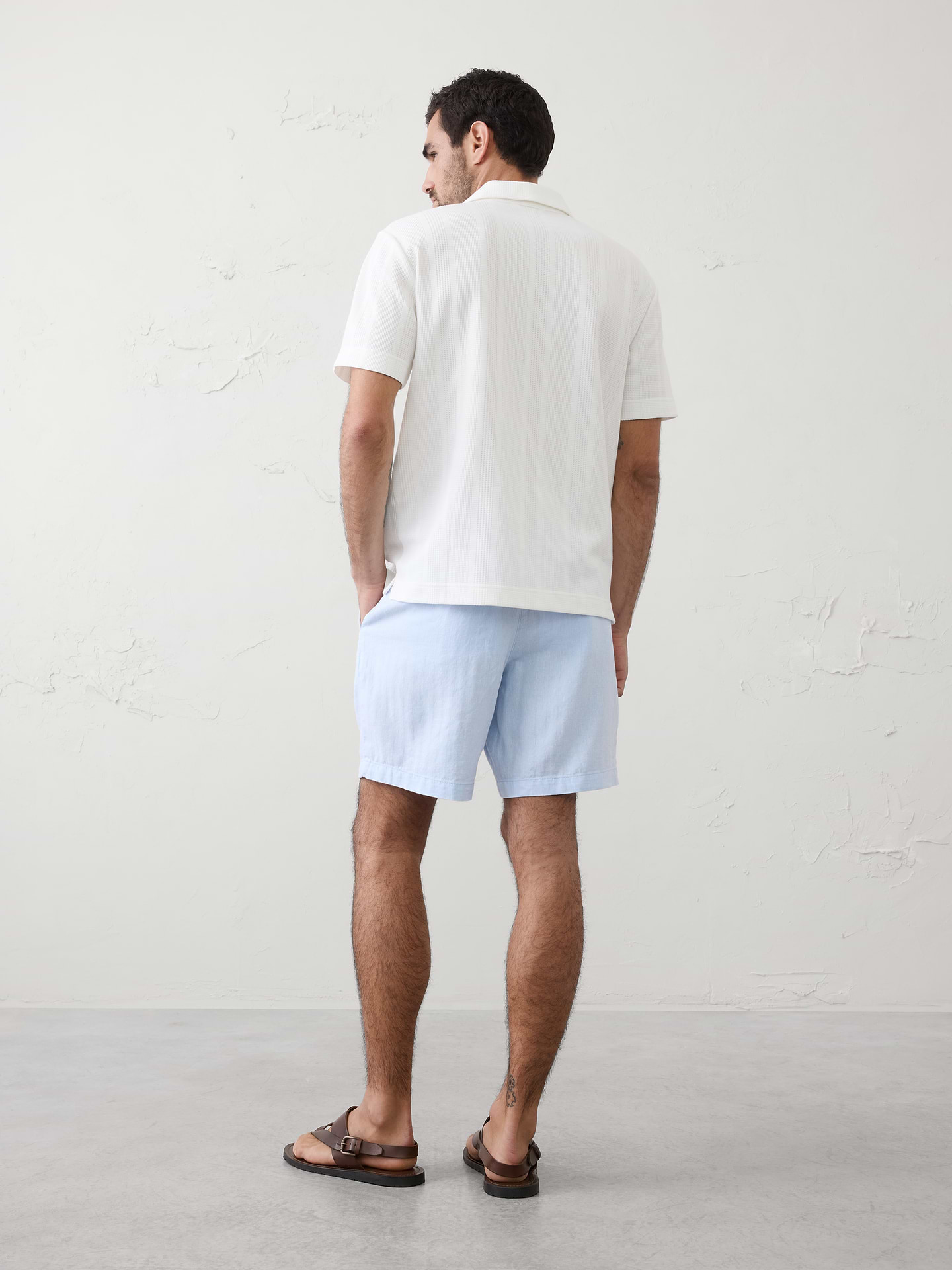 Image number 2 showing, Standard-Fit 7" Linen-Blend Short