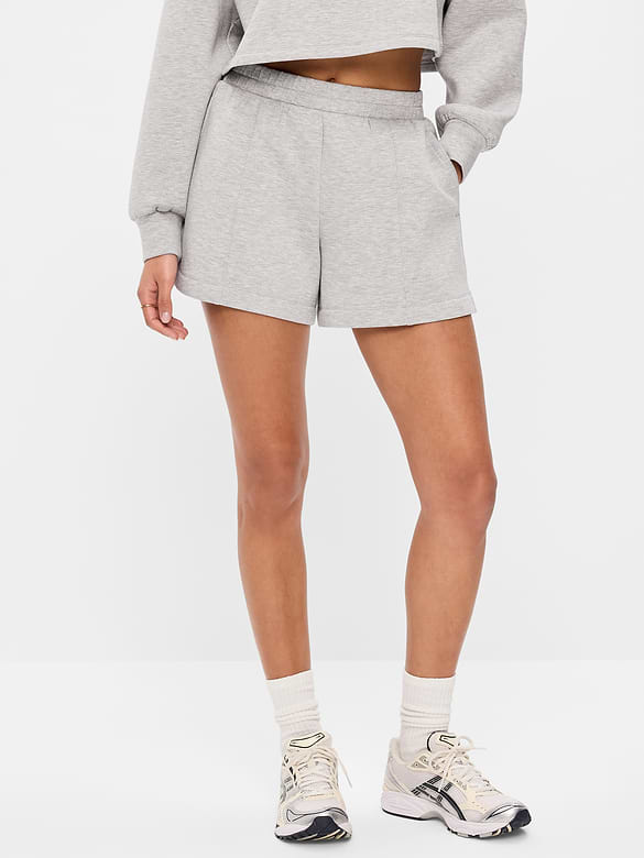 Short à taille haute en molleton raffiné, entrejambe de 12,5 cm