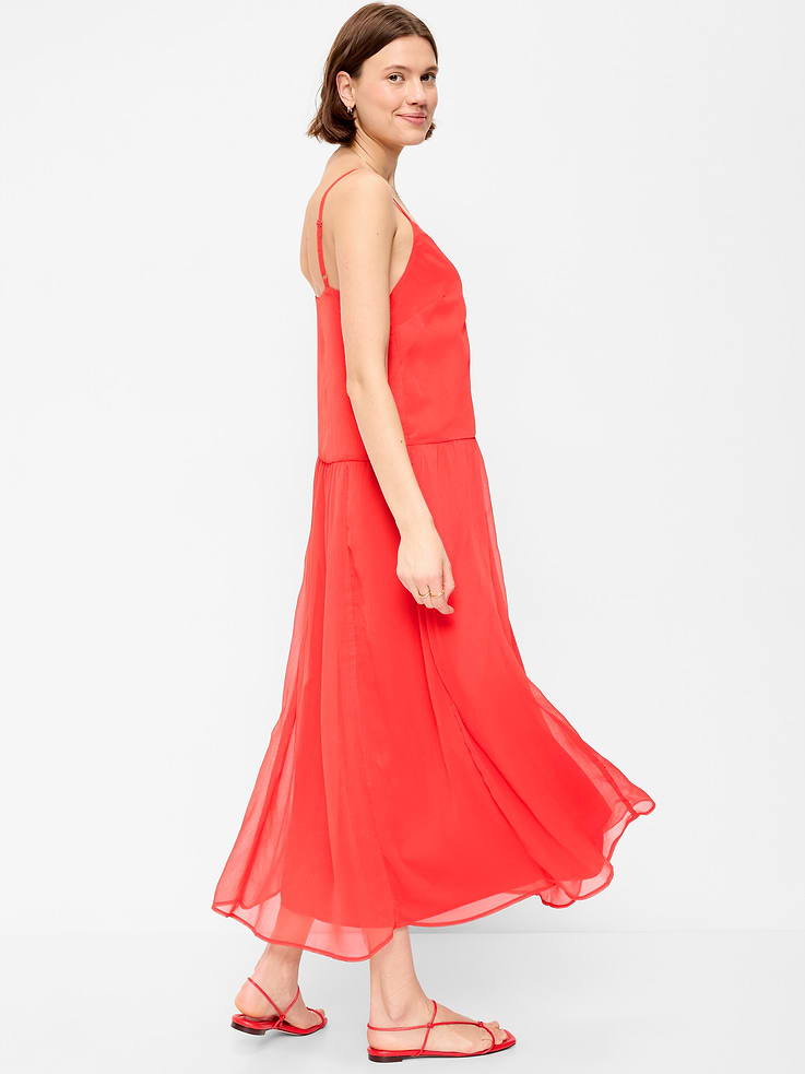 L'image numéro 2 présente Robe longue en chiffon à taille tombante