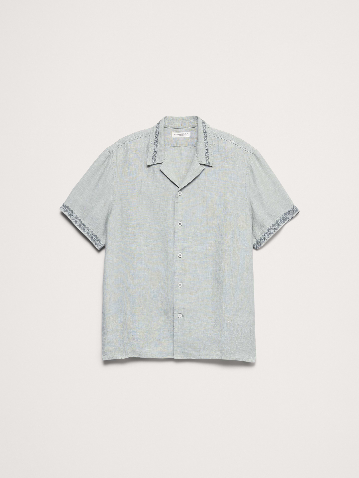 L'image numéro 4 présente Chemise de vacances à coupe standard en lin brodé