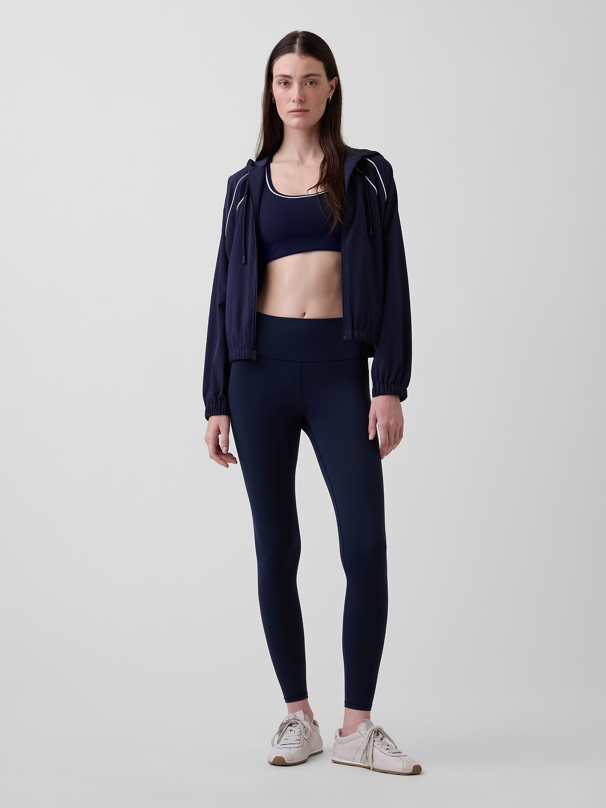 L'image numéro 2 présente Veste à capuchon à glissière GapFit Tech