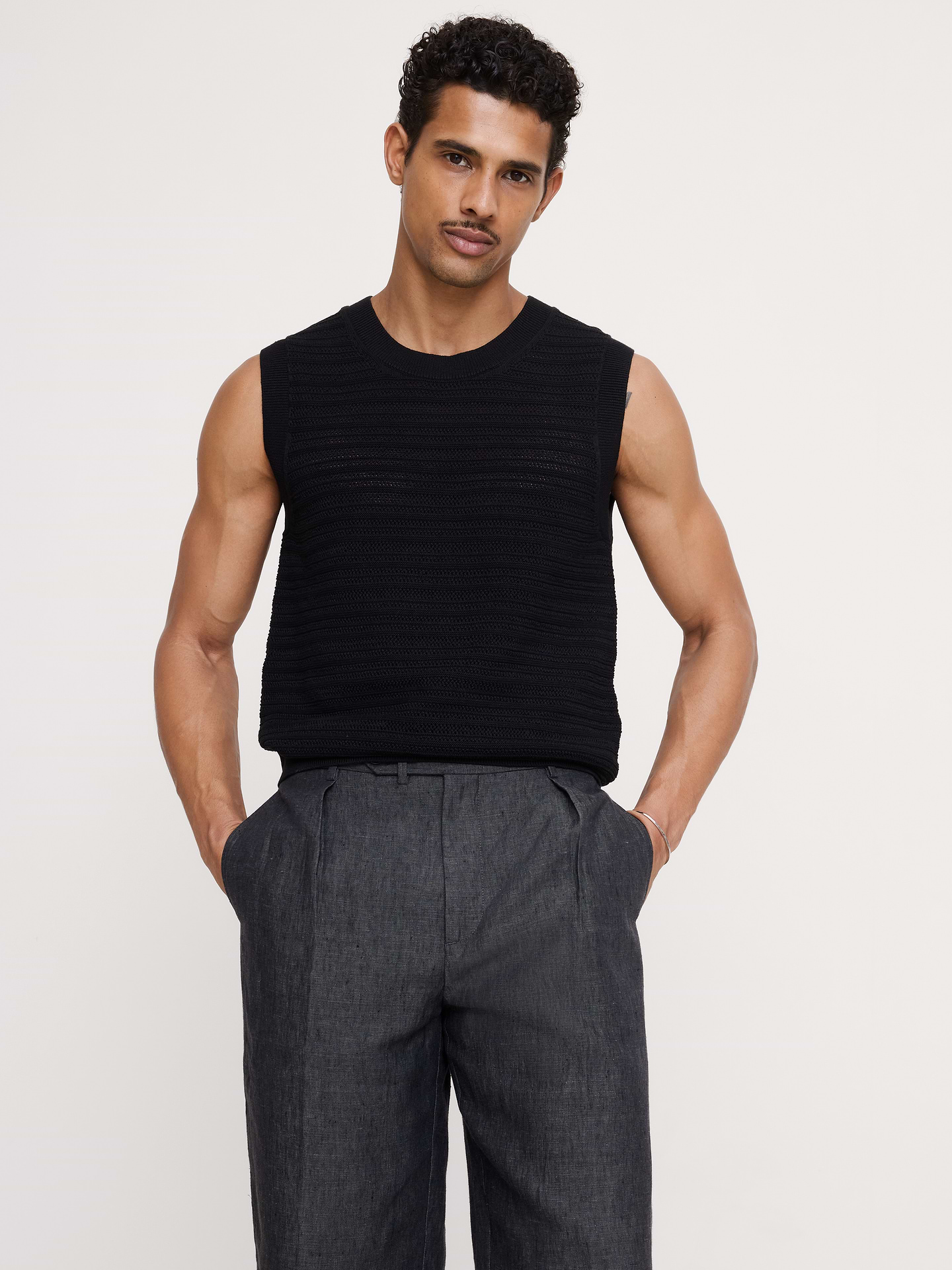 L'image numéro 1 présente Camisole à mailles en coton et lin