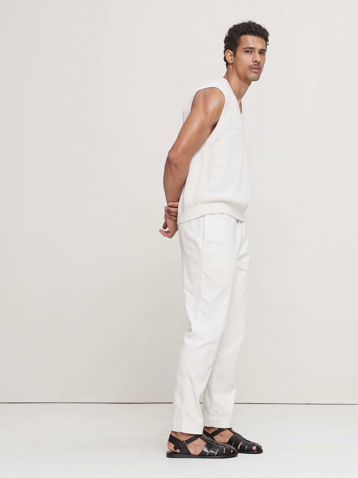 Cotton-Linen Slub V-Neck Sweater Vest | Banana Republic