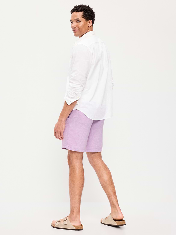 Short chino étroit en mélange de lin, entrejambe de 20 cm.