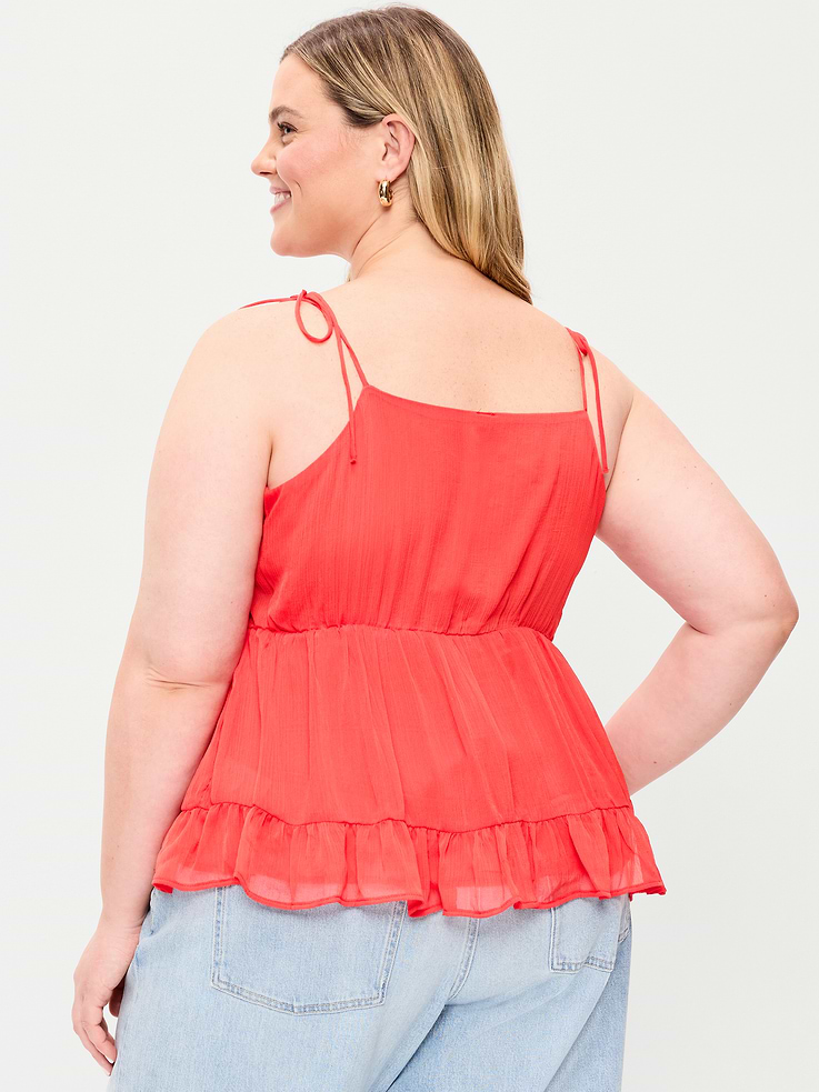 L'image numéro 8 présente Camisole en mousseline semi-diaphane à bretelles nouées