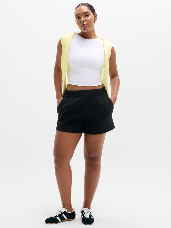 Form Knit Mid Rise 6" Short