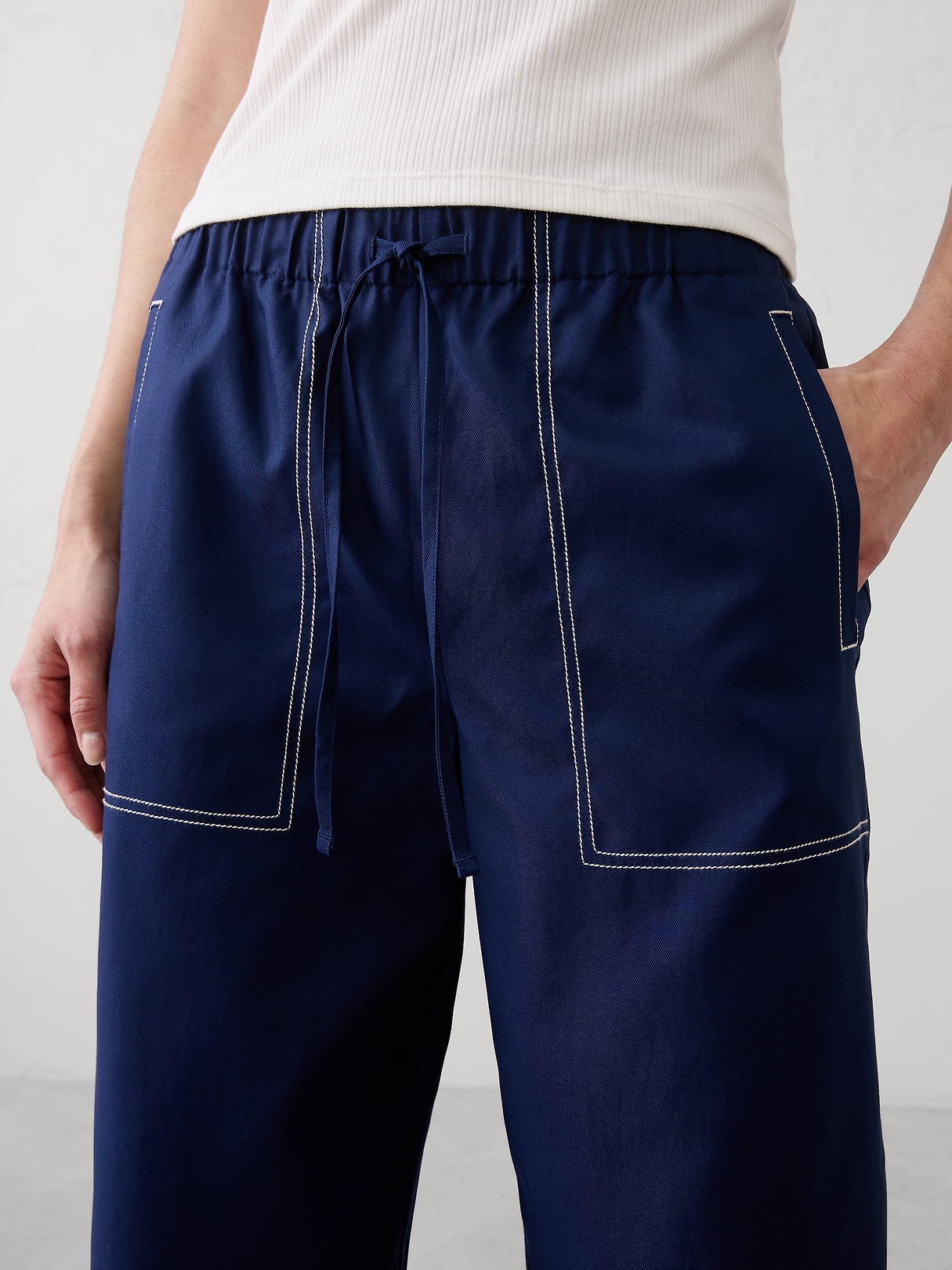 Wide-Leg Mid-Rise Twill Pull-On Utility Pant | Banana Republic Factory