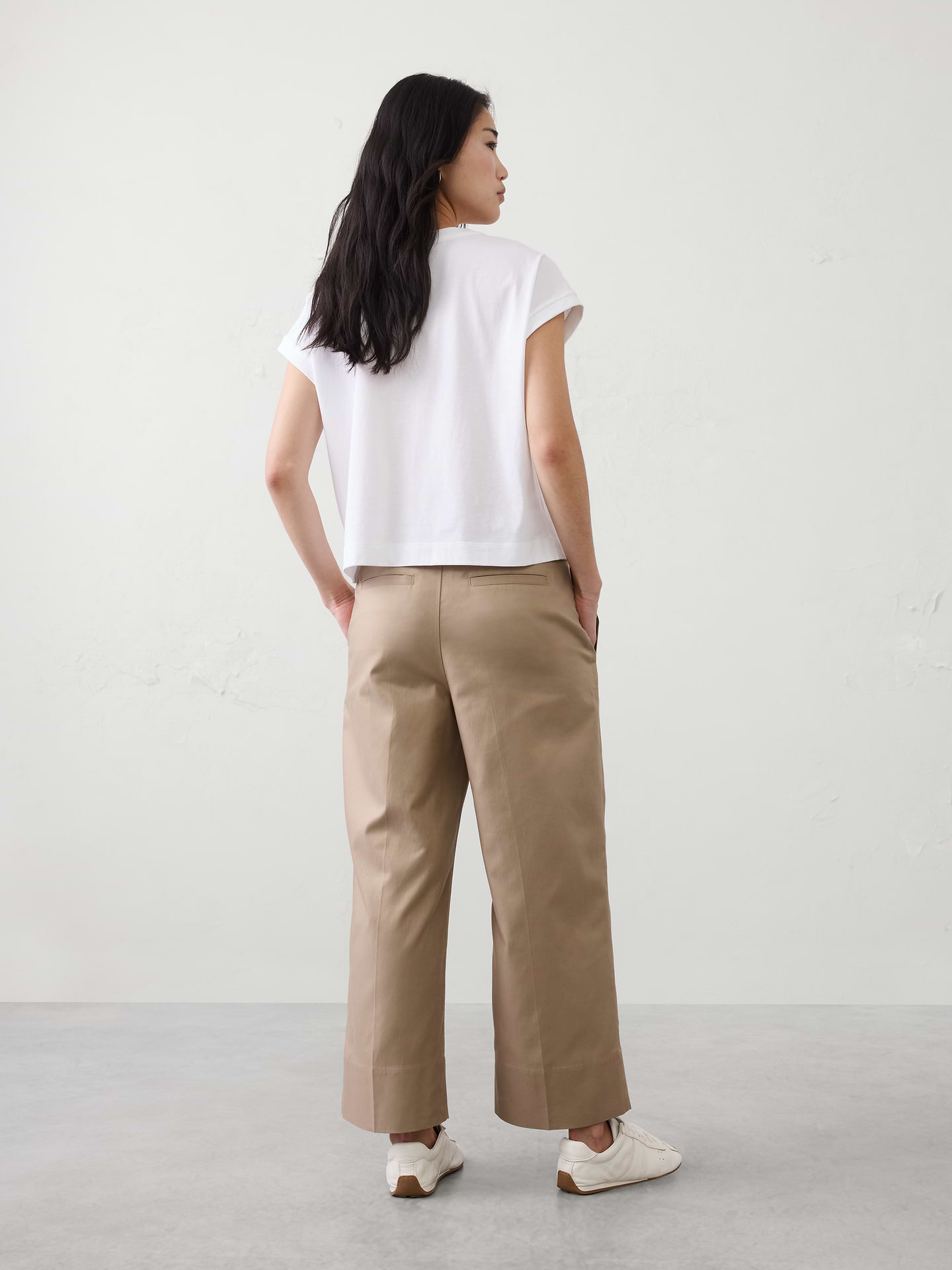 Image number 8 showing, Wide-Leg High-Rise Cropped Pant