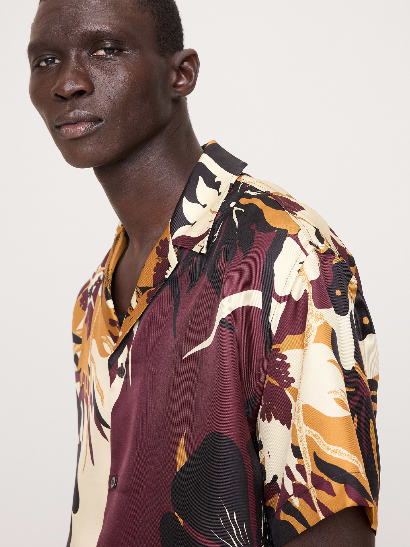 Image number 6 showing, Standard-Fit Silk Resort Shirt