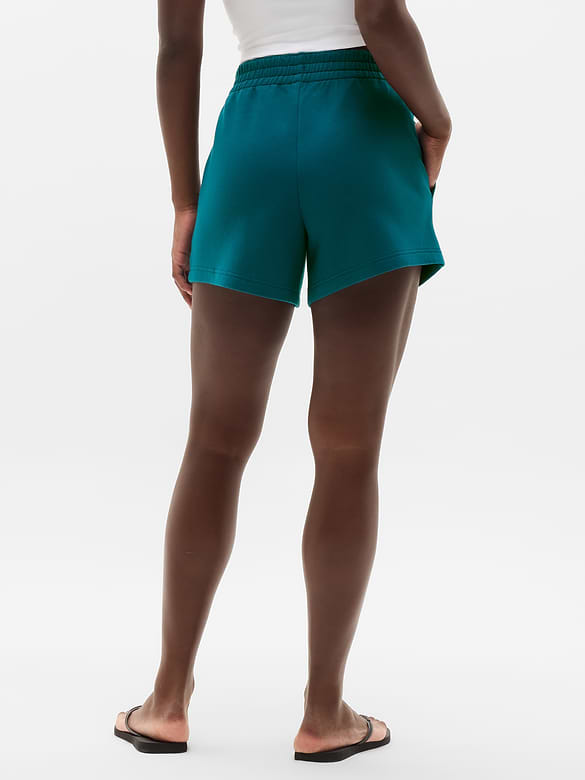 Form Knit Mid Rise 6" Short