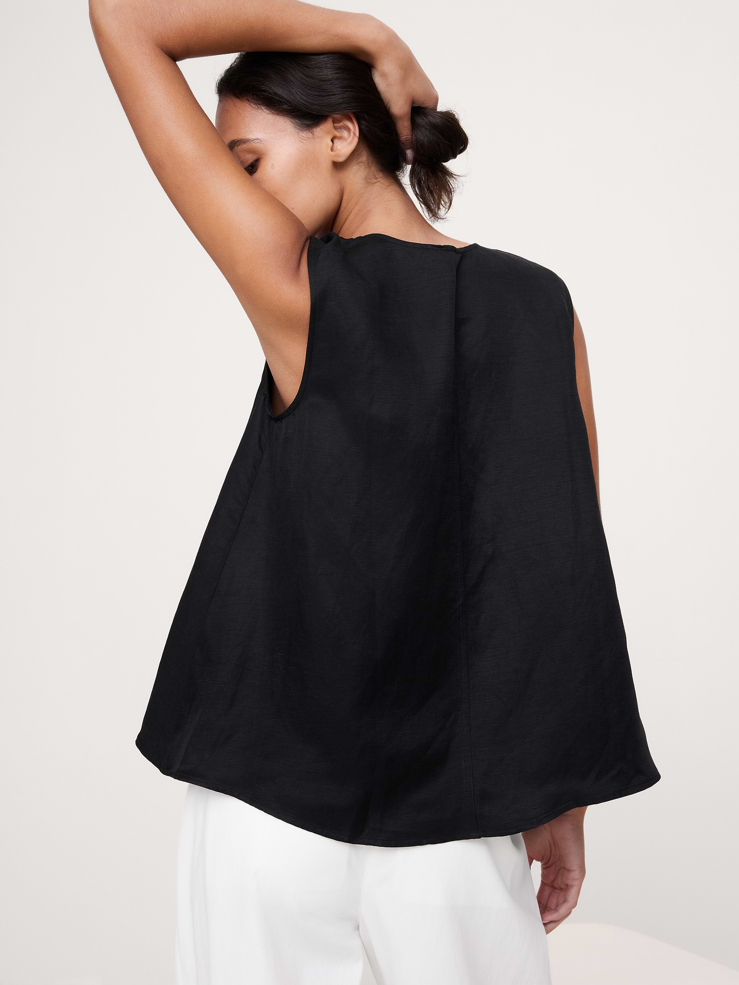 Image number 6 showing, Viscose-Linen Scoop-Neck Tank