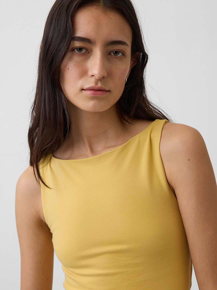 L'image numéro 4 présente Camisole courte à encolure bateau en jersey moulant