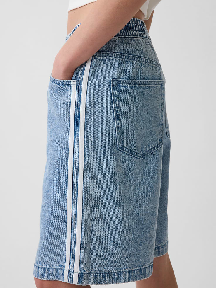 Image number 6 showing, 11" Mid Rise UltraSoft Easy Stripe Longline Denim Shorts