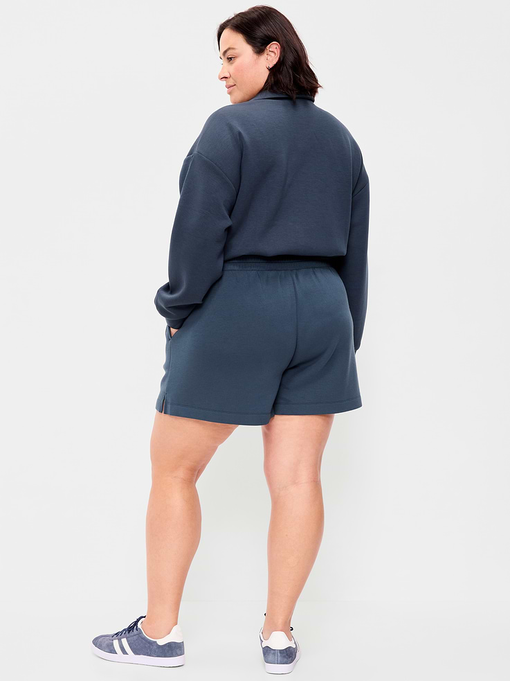 L'image numéro 7 présente Short à taille haute en molleton raffiné, entrejambe de 12,5 cm