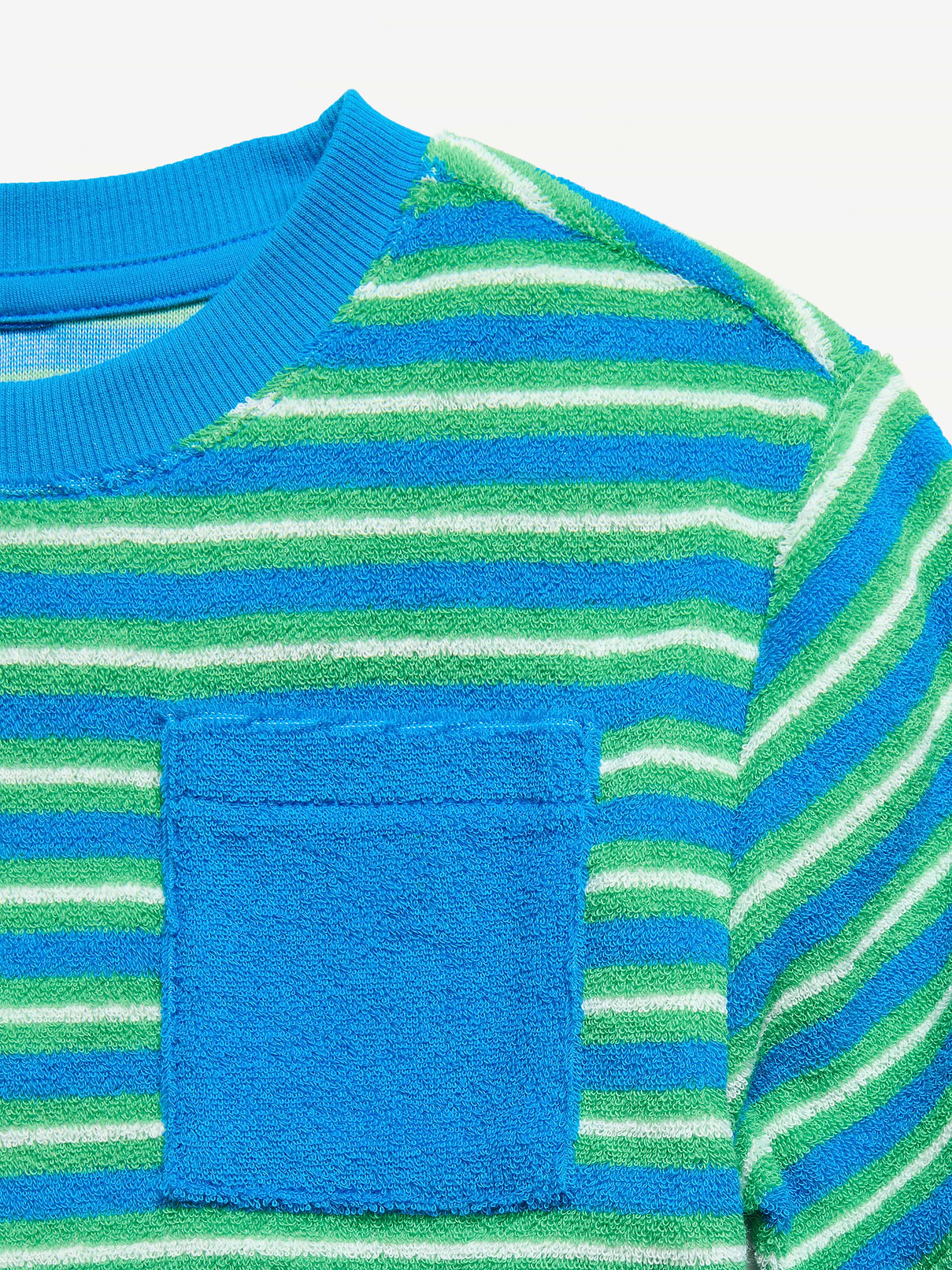 L'image numéro 2 présente T-shirt surdimensionné à manches courtes et à poche en jersey bouclette pour tout-petit