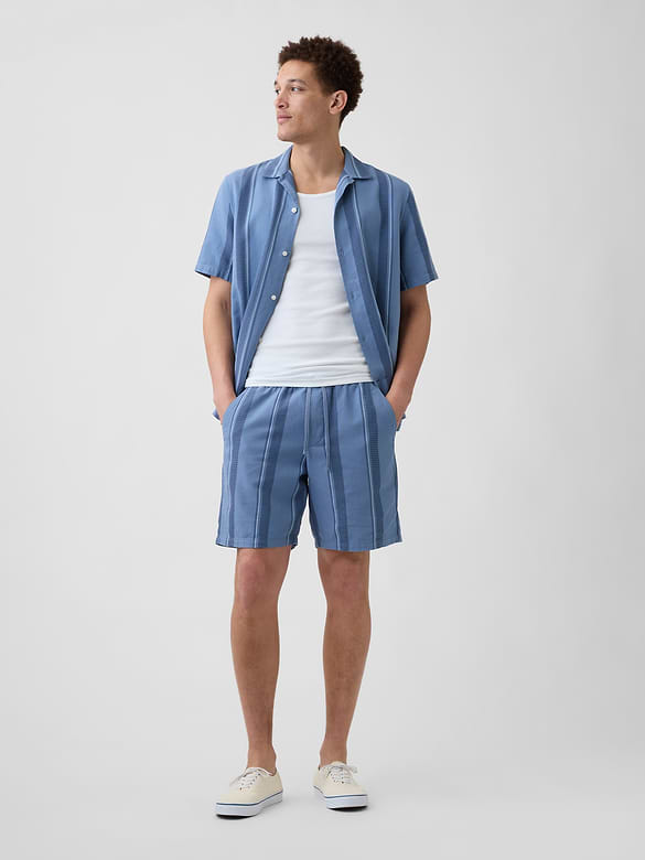 7" Easy Textured Stripe Shorts