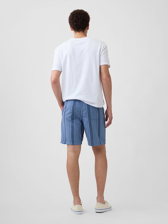 7" Easy Textured Stripe Shorts