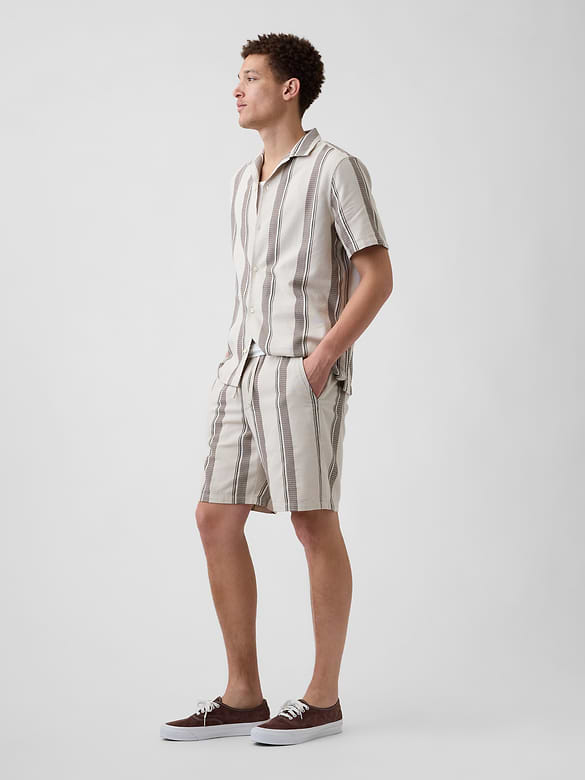 7" Easy Textured Stripe Shorts