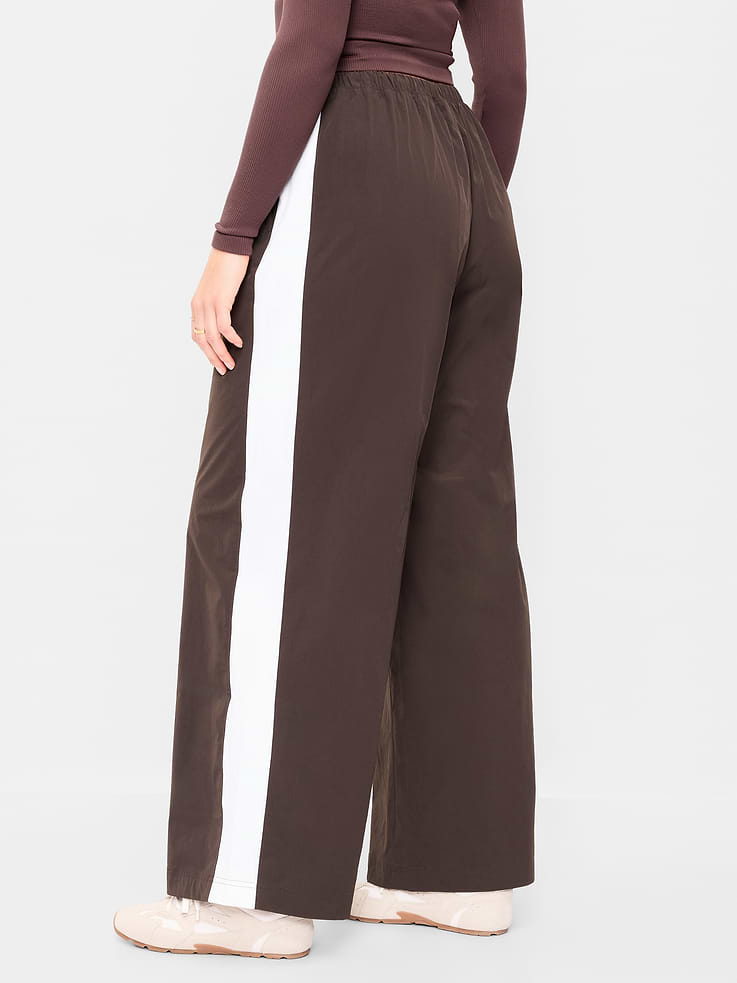 L'image numéro 5 présente Pantalon sport tissé léger à taille haute Tech Trek