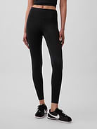 L'image numéro 2 présente Legging doux à taille haute GapFit