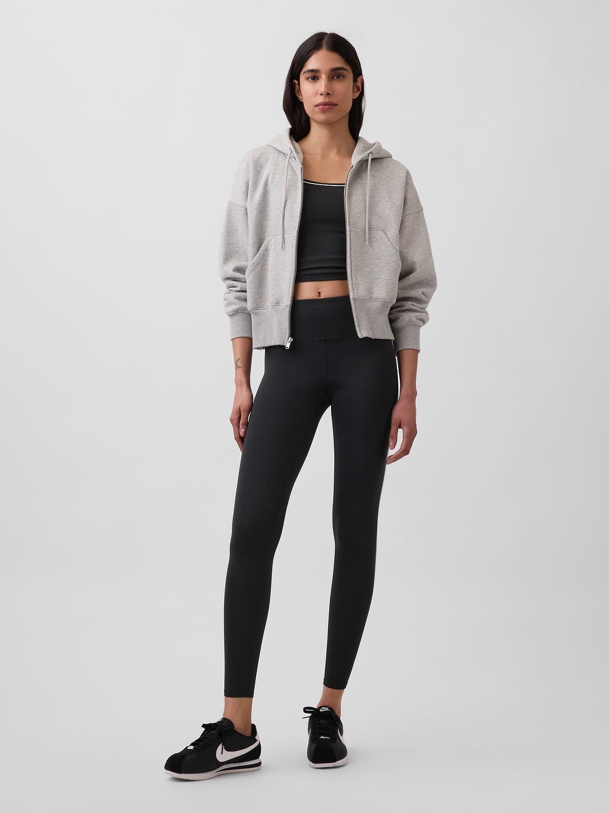 L'image numéro 5 présente Legging doux à taille haute GapFit