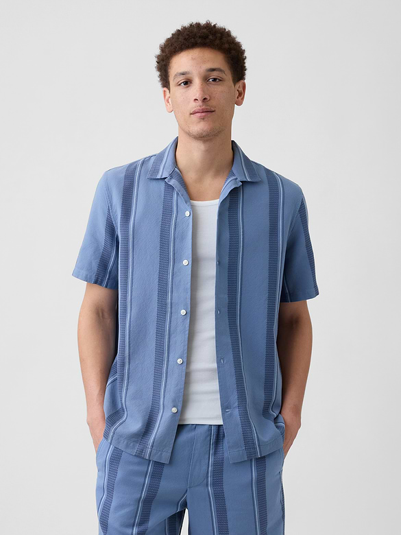 Textured Vacay Shirt in Standard Fit