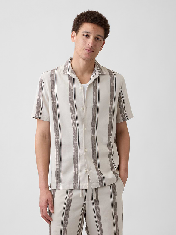 Textured Vacay Shirt in Standard Fit