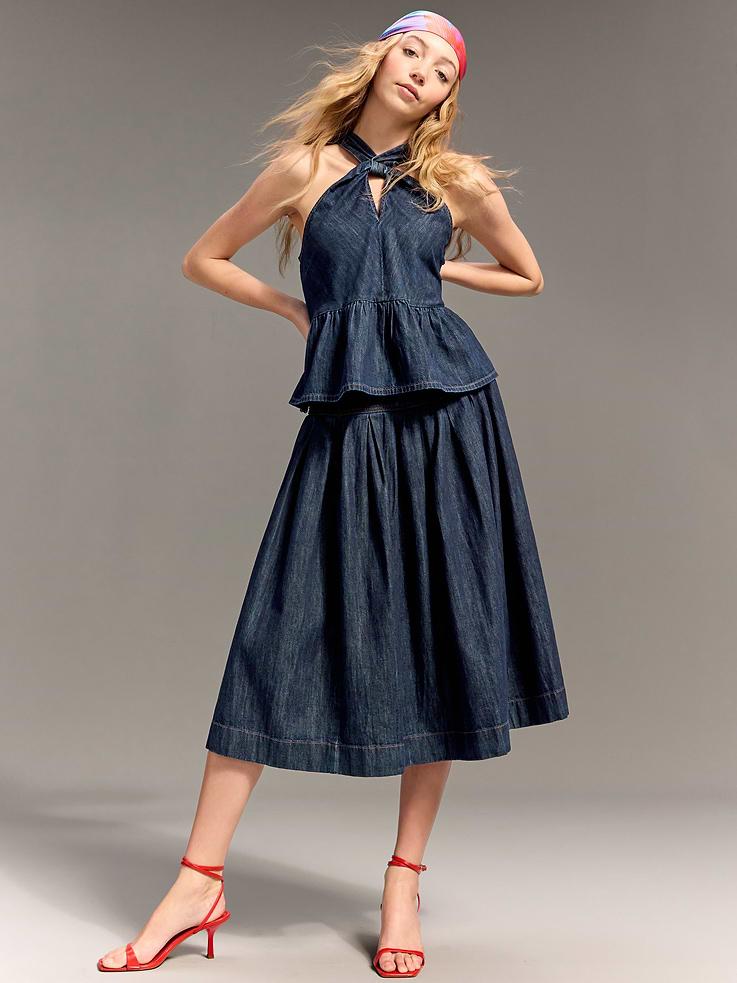 L'image numéro 1 présente Jupe mi-longue à taille tombante en denim Old Navy x Christopher John Rogers
