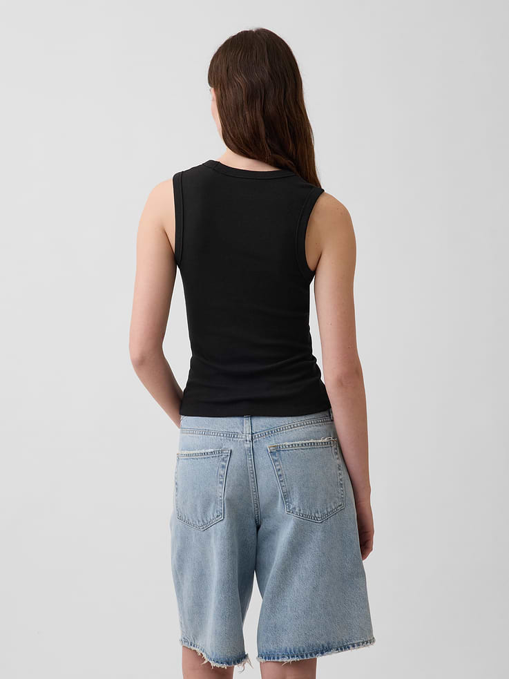 L'image numéro 3 présente Camisole moderne à encolure en V