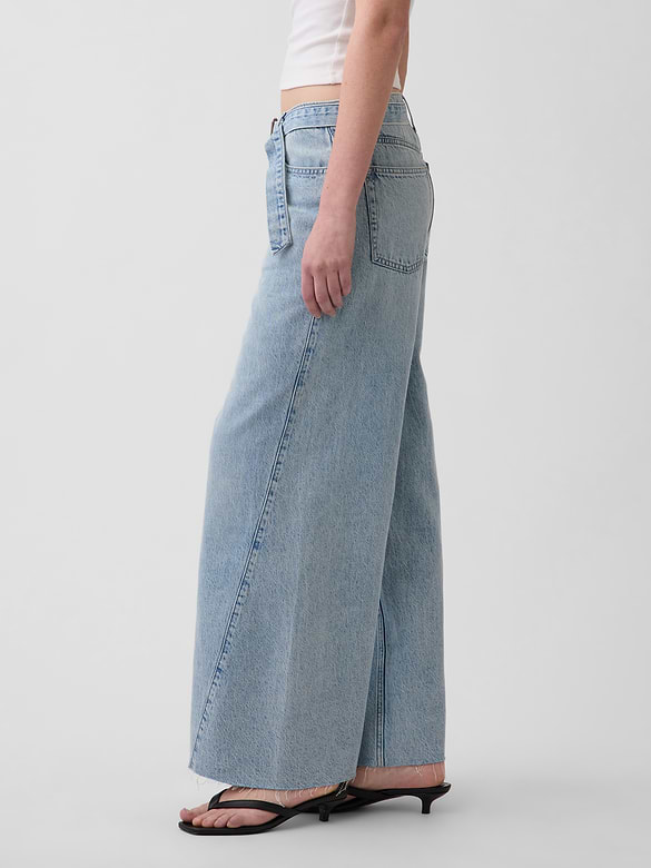 Mid Rise Belted Baggy Jeans