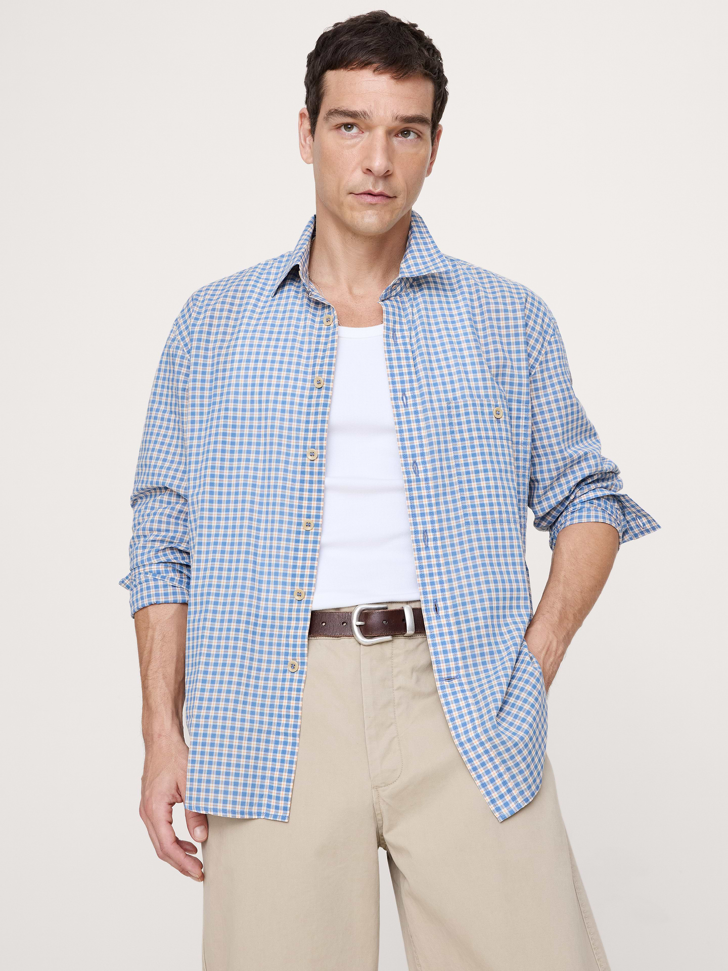 L'image numéro 1 présente Chemise décontractée en coton d’été léger